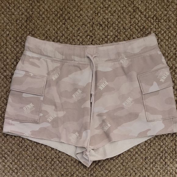 PINK Victoria's Secret Pants - ☆•Victoria Secret Pink Tan Camo Cargo Shorts •Size:Large •☆